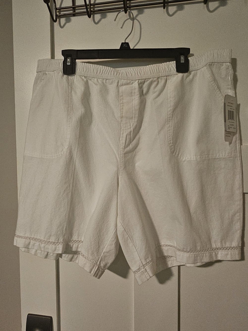 Women's White Casual Elastic-Waist Shorts
